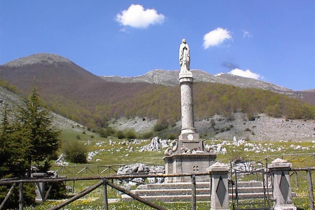 Domus - Casa Vacanza B&B Veroli Exteriör bild