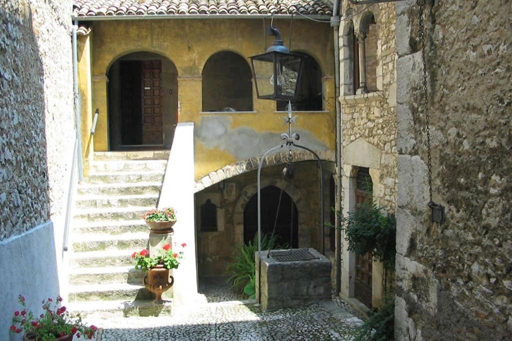 Domus - Casa Vacanza B&B Veroli Exteriör bild